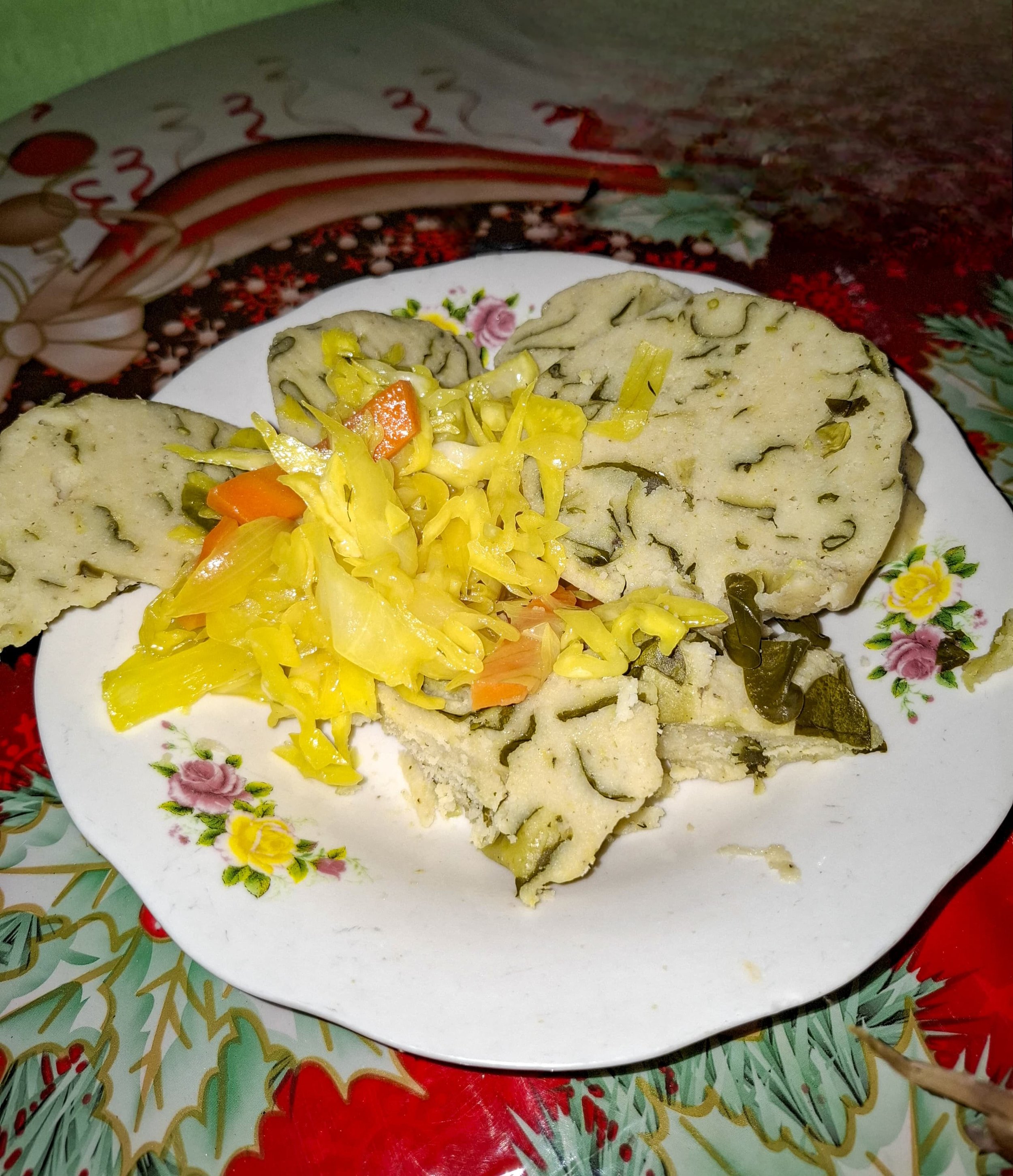  Las rodajas de tamalitos de chipilín se acompañan con curtido. Foto Glenda Alvarez 